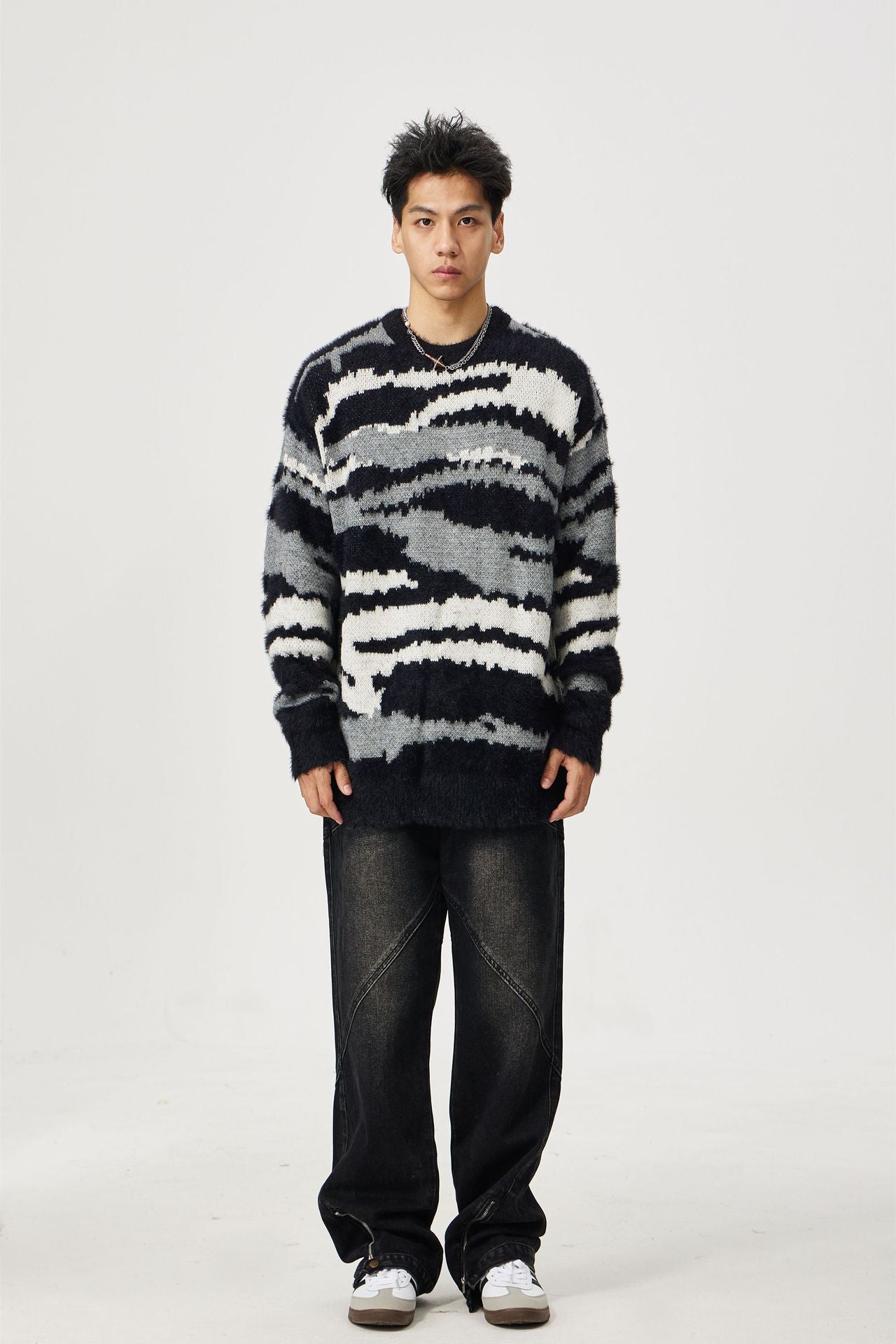 Heavy Color Matching Furry Round Neck Sweater